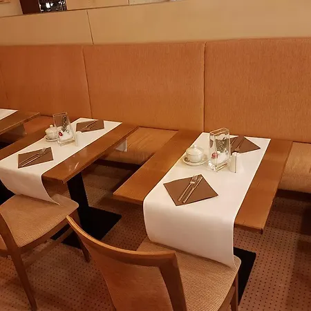 Gastehaus Am Rptc Отель Мюнхен