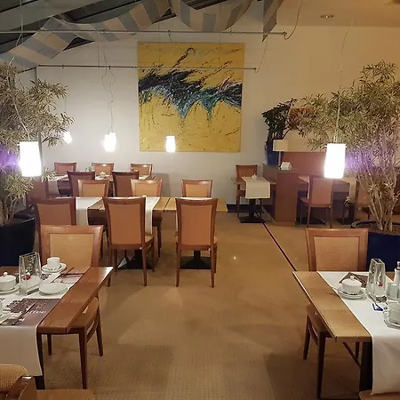 Gastehaus Am Rptc Отель